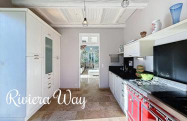 5 room villa in Antibes