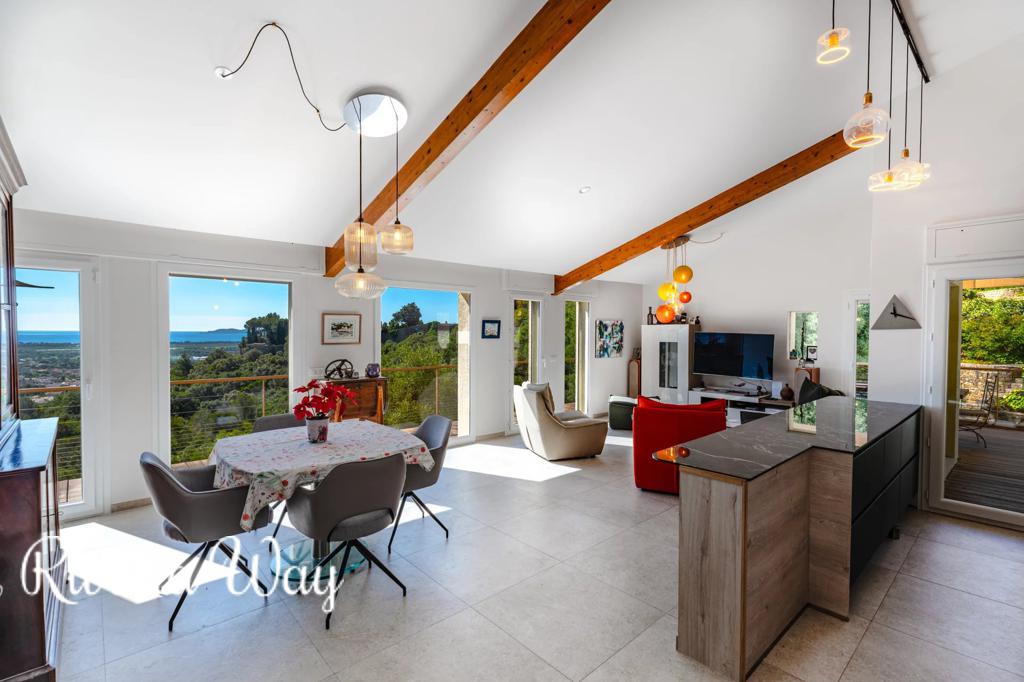 5 room villa in Hyères, photo #5, listing #106305528