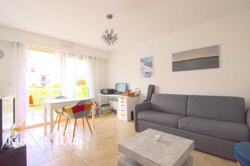 2 room apartment in Juan-les-Pins, photo #2, listing #83427372