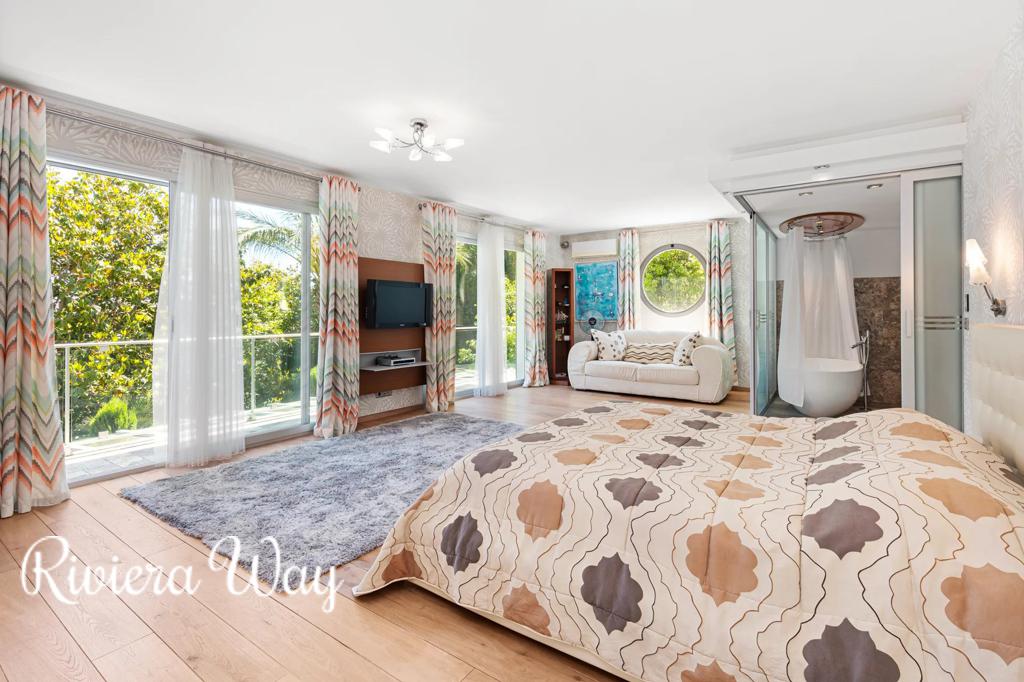 6 room villa in Cap d'Antibes, photo #9, listing #105973350