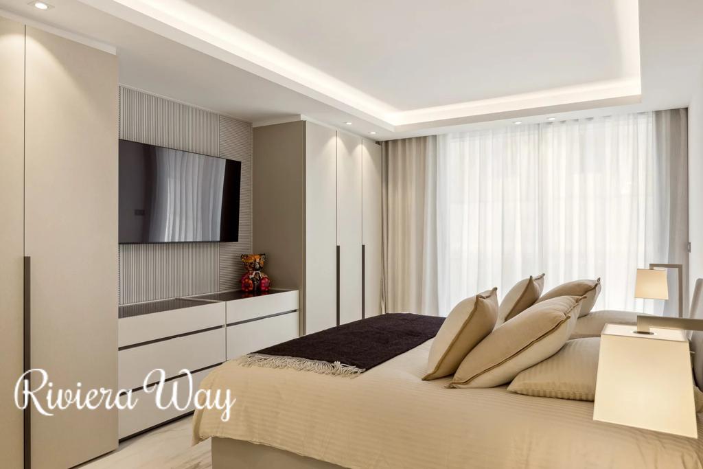 4 room apartment in Cannes, photo #2, listing #103125666