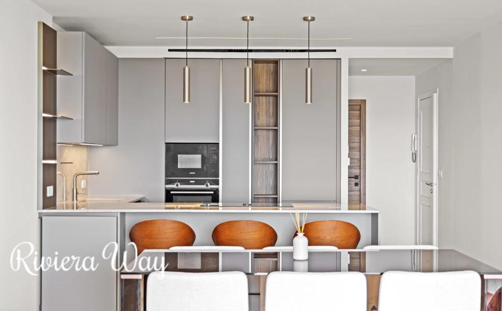 4 room apartment in Cannes, photo #6, listing #106122366