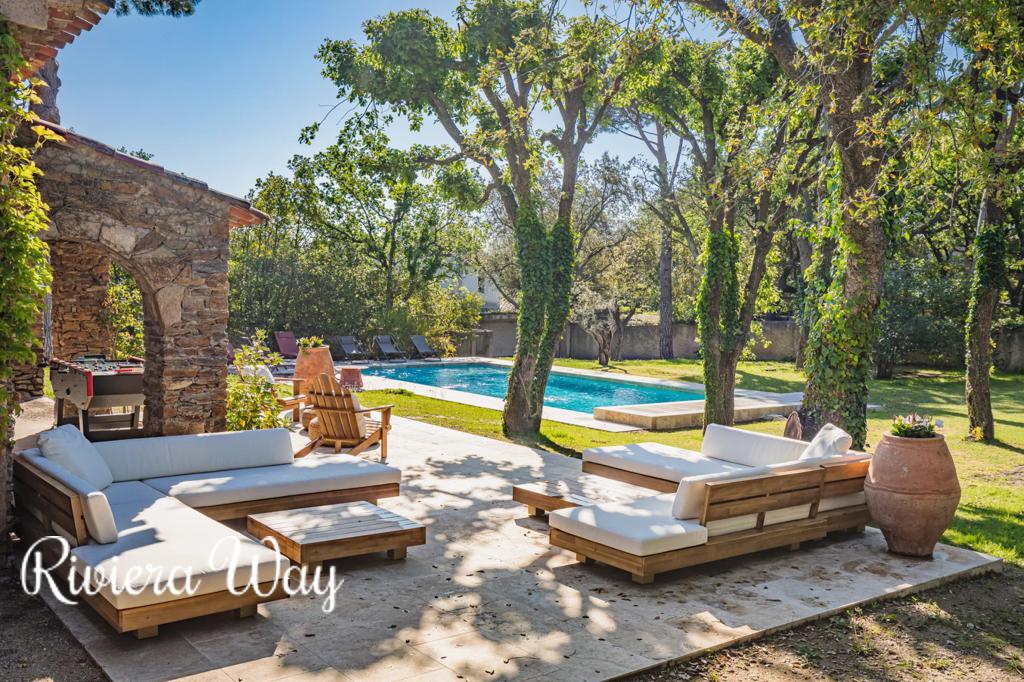 6 room villa in Grimaud, photo #1, listing #105868896