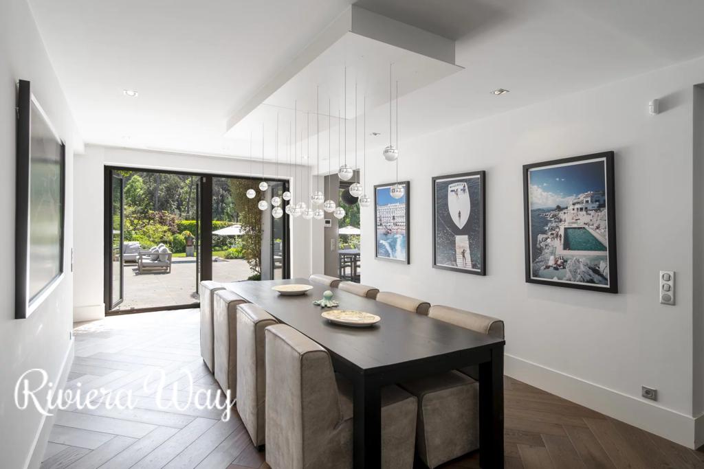 7 room villa in Mougins, photo #2, listing #102995802