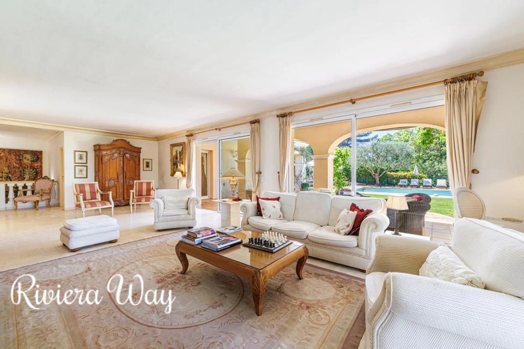 6 room villa in Cannes, photo #10, listing #106231860