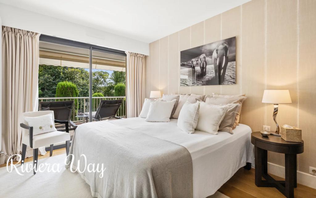 4 room apartment in Cannes, photo #6, listing #107225664