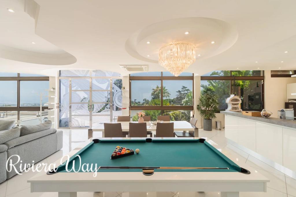 8 room villa in Vallauris, photo #7, listing #106608936