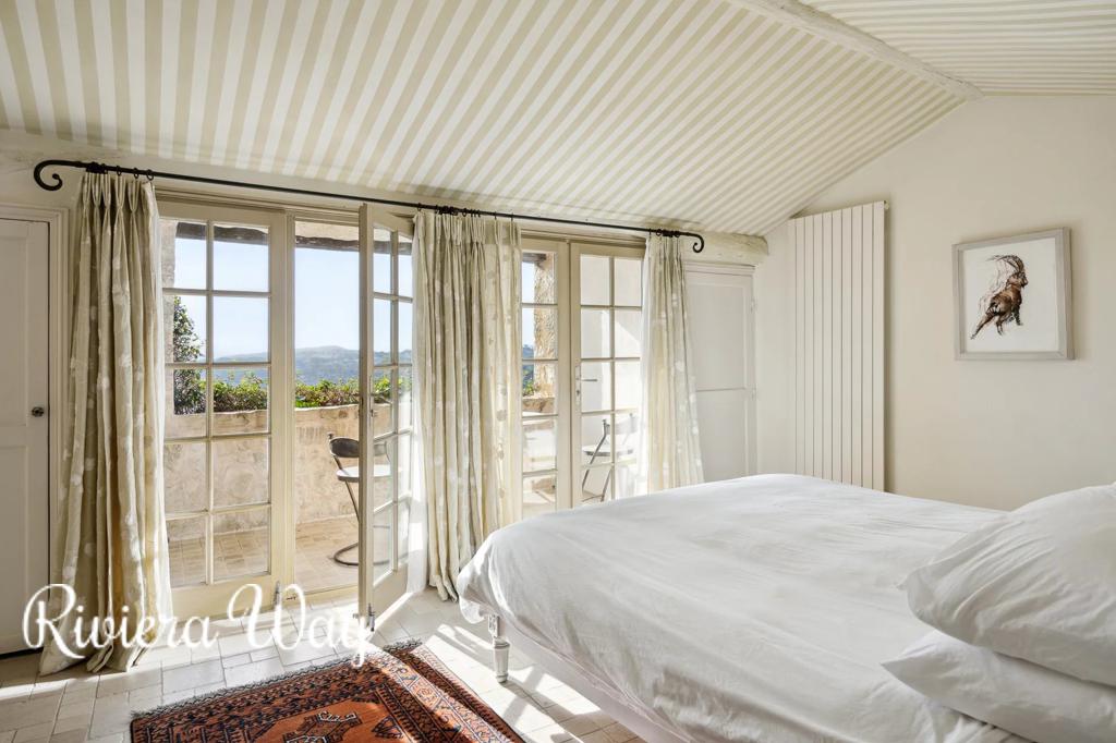 10 room villa in Le Tignet, photo #7, listing #99360156