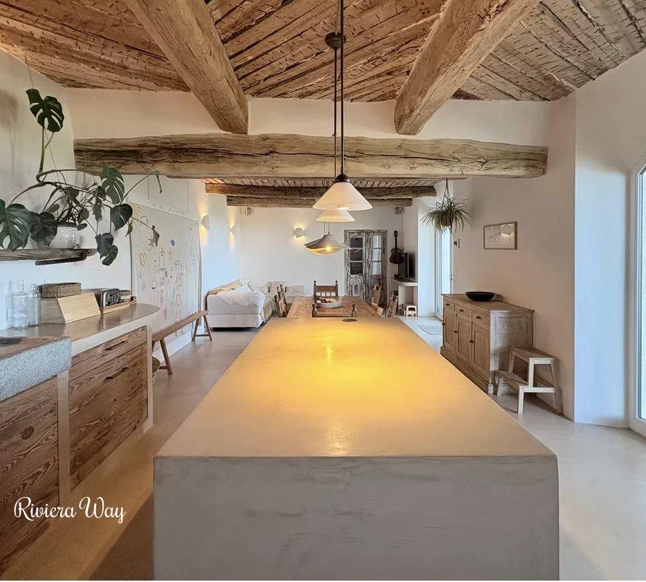 8 room villa in Fayence, photo #6, listing #105401394
