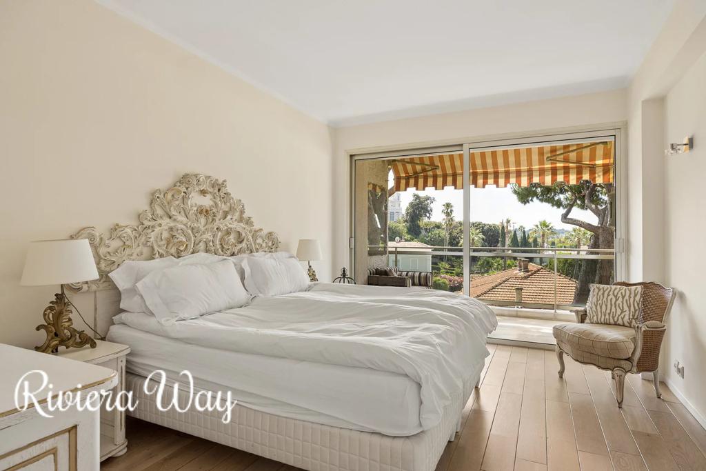 3 room apartment in Cap d'Antibes, photo #7, listing #106533966