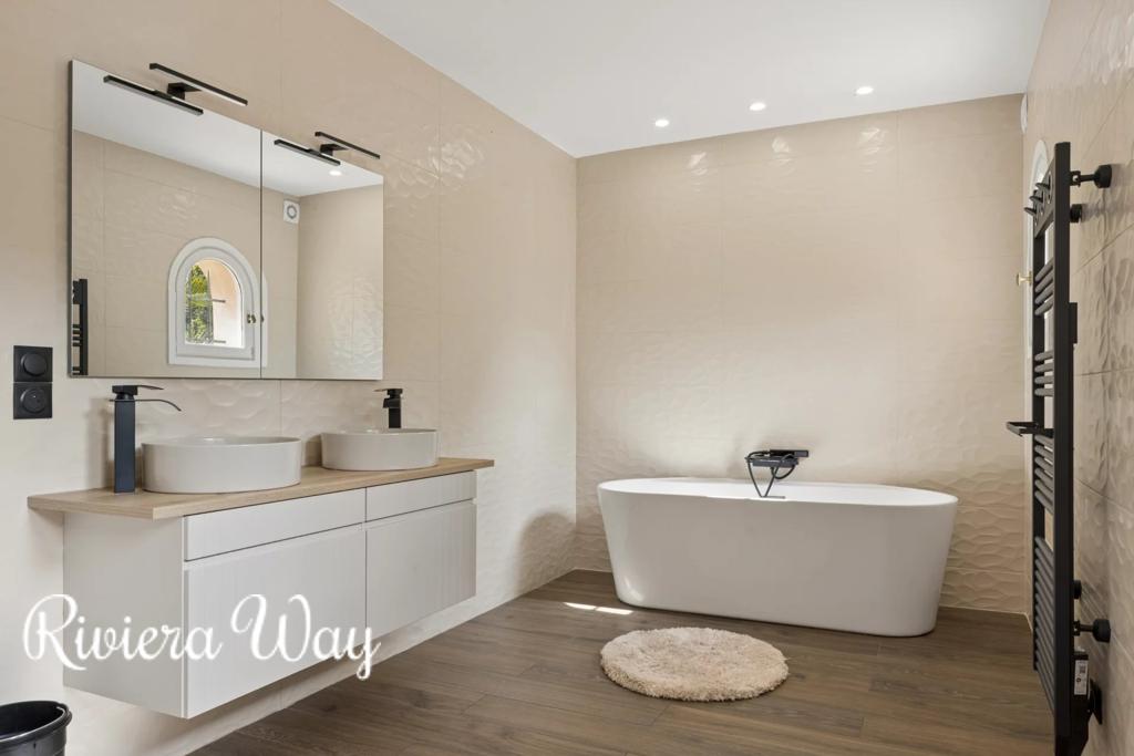 6 room villa in Mougins, photo #7, listing #107177154
