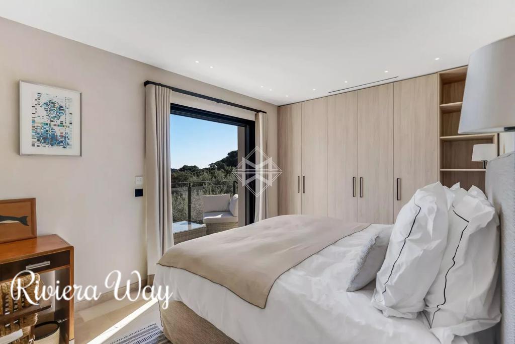 Villa in La Croix-Valmer, 352 m², photo #7, listing #105674772