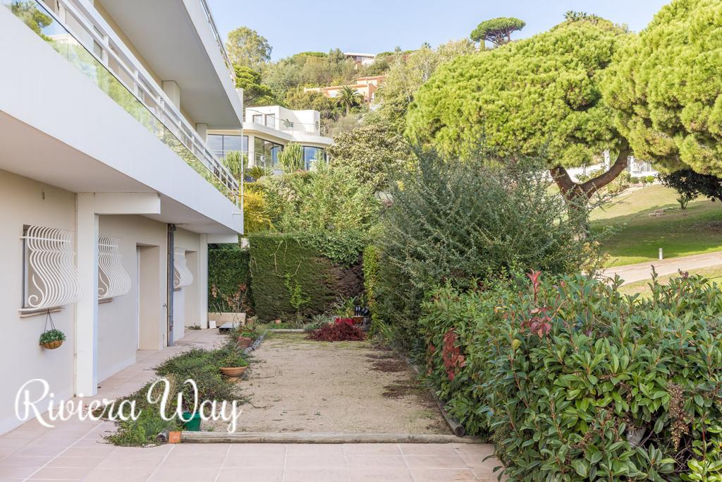 Apartment in Cannes, photo #5, listing #91413840