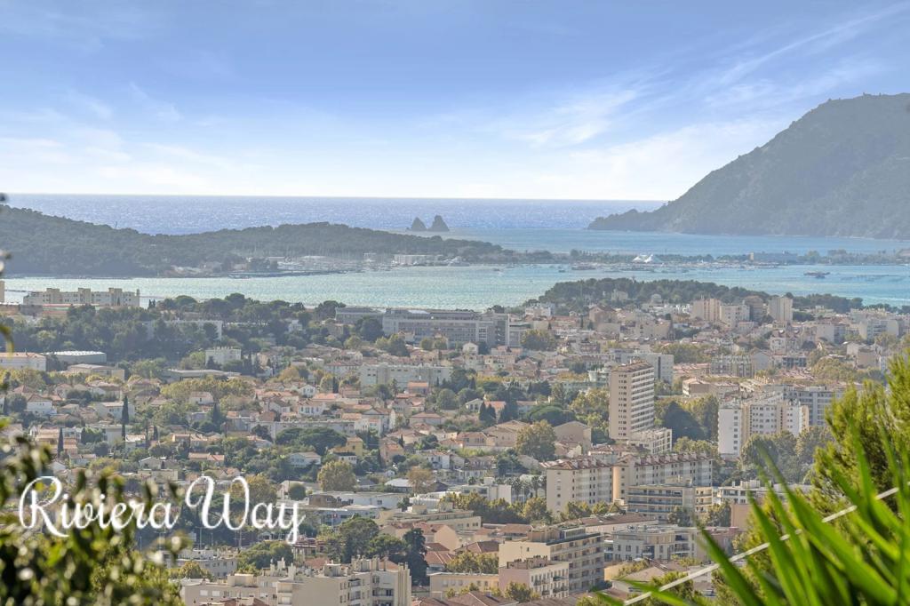 7 room villa in Toulon, photo #7, listing #104621454