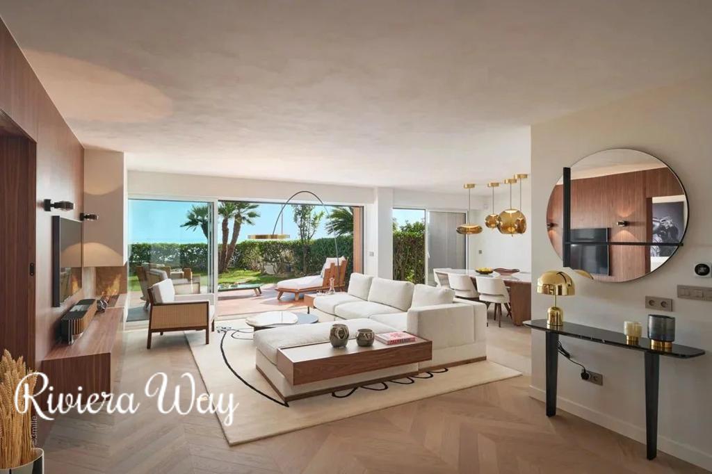 4 room apartment in Cannes, photo #2, listing #107122050