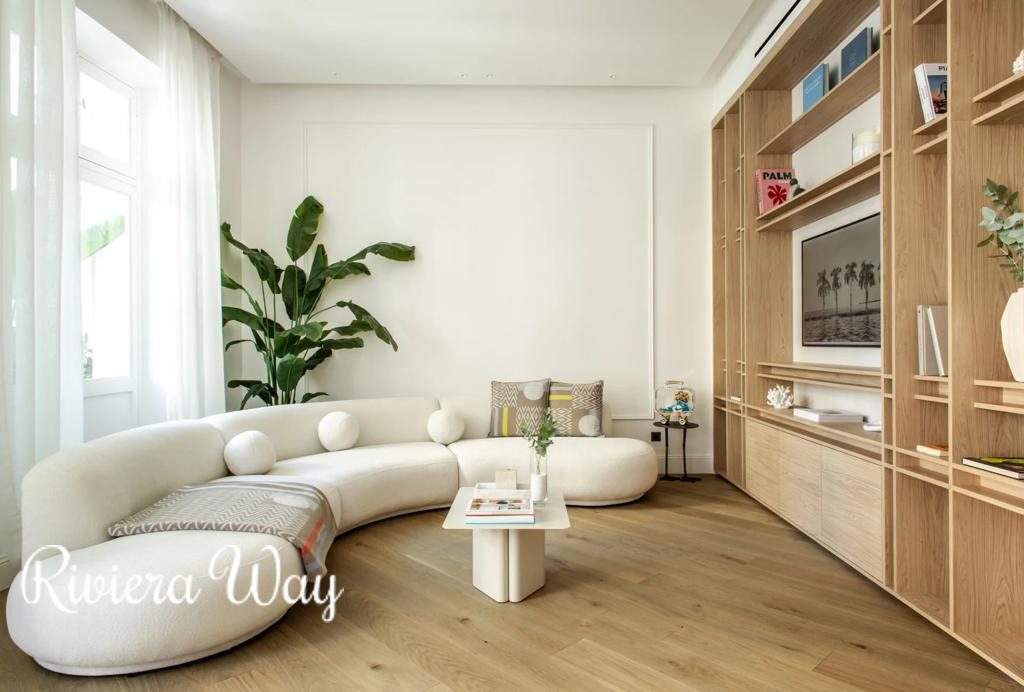 5 room apartment in Cannes, photo #7, listing #103975452