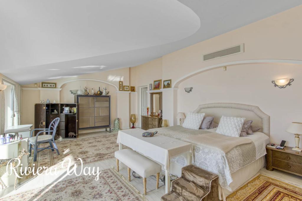 7 room villa in Villefranche-sur-Mer, photo #10, listing #103145028