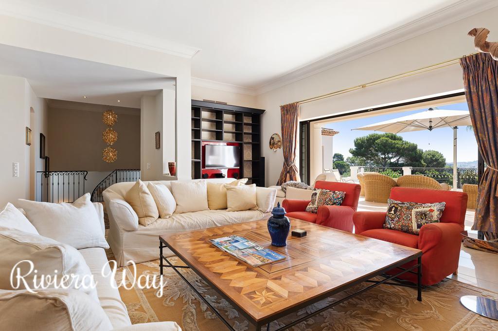 8 room villa in Cannes, photo #2, listing #91202538