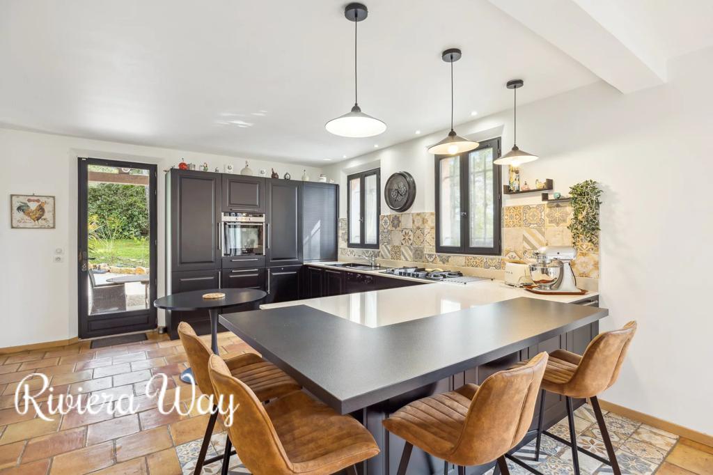 7 room villa in Tourrettes, photo #6, listing #102918270