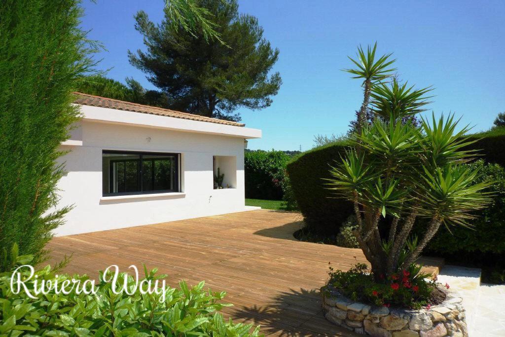 5 room villa in Mougins, photo #8, listing #107178120