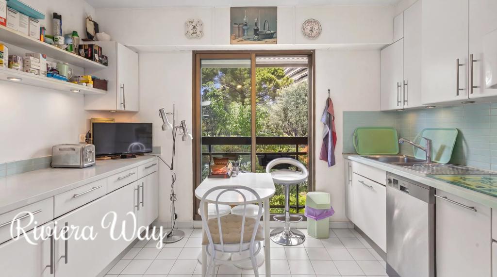 5 room apartment in Cannes, photo #3, listing #106151136