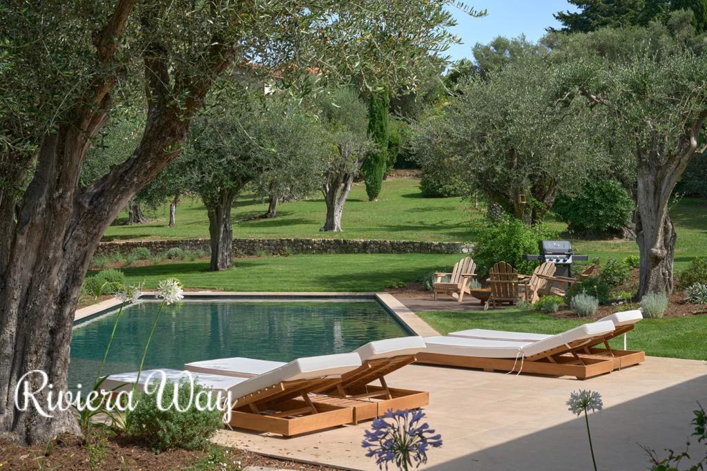 8 room villa in Mougins, photo #7, listing #99938244