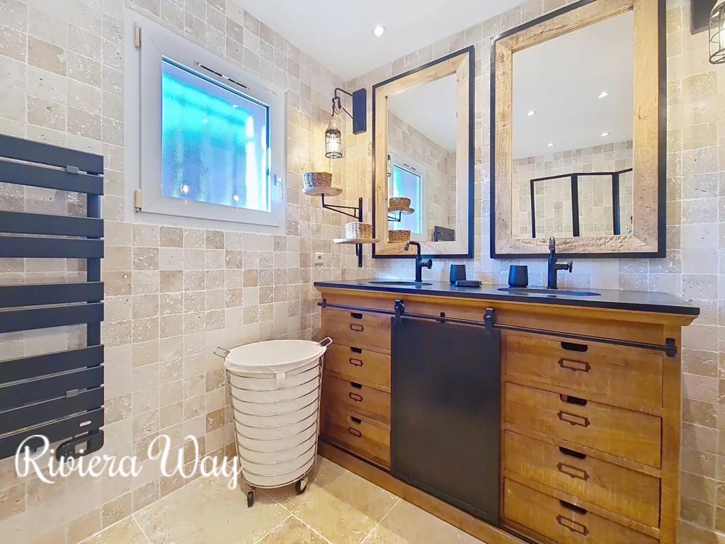 6 room villa in Mougins, photo #8, listing #101957478