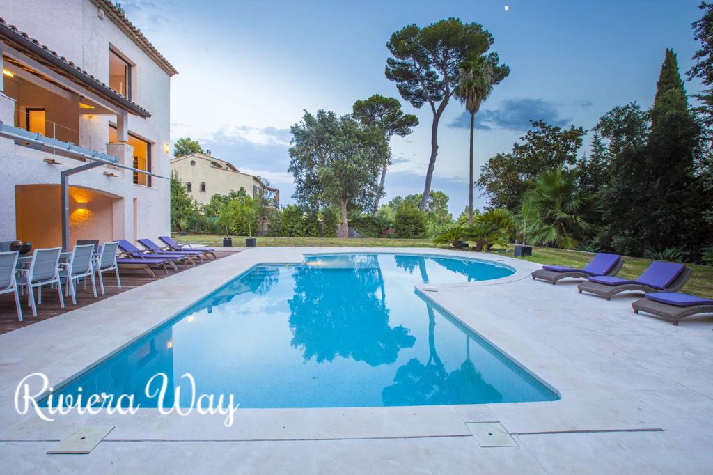 7 room villa in Antibes, photo #10, listing #95530008