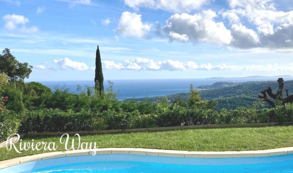 6 room villa in La Croix-Valmer, photo #2, listing #100683870