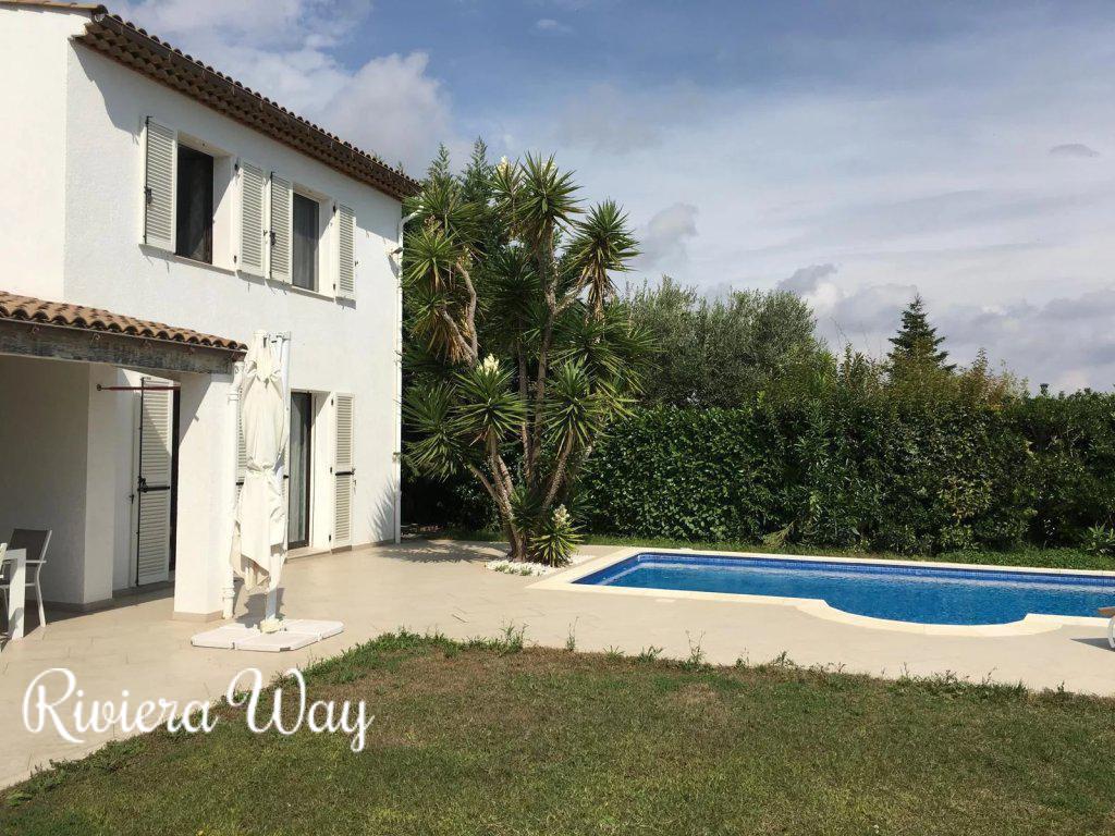 Villa in Villeneuve-Loubet, 230 m², photo #2, listing #106035846