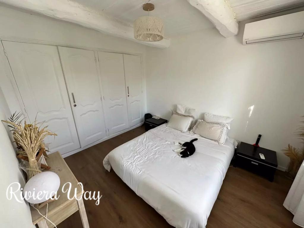 4 room villa in Cannes, photo #7, listing #102922512