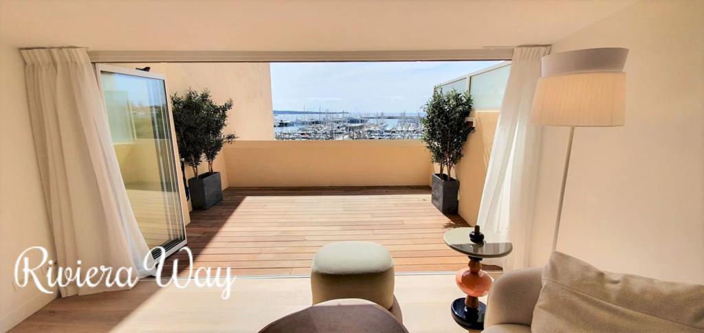 4 room penthouse in Cannes, photo #4, listing #82471536