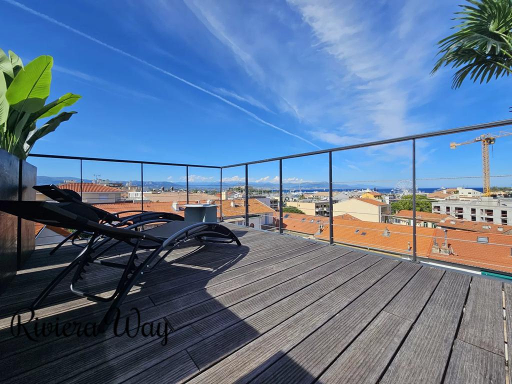 5 room apartment in Antibes, photo #2, listing #106990506