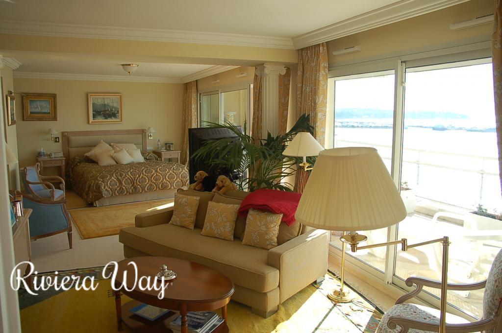 Apartment in Antibes, 385 m², photo #3, listing #38523282