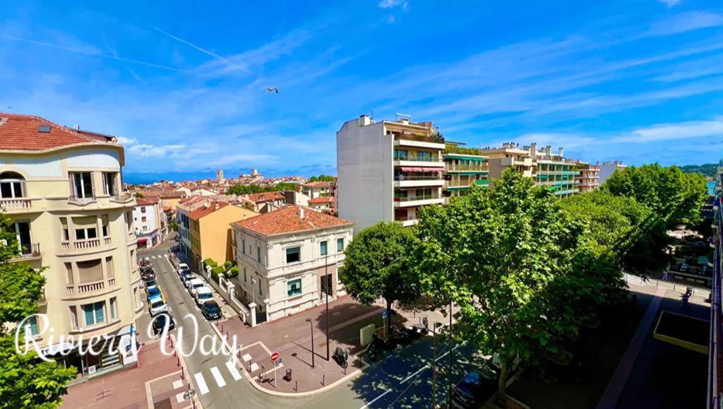 3 room apartment in Antibes, photo #10, listing #103465950