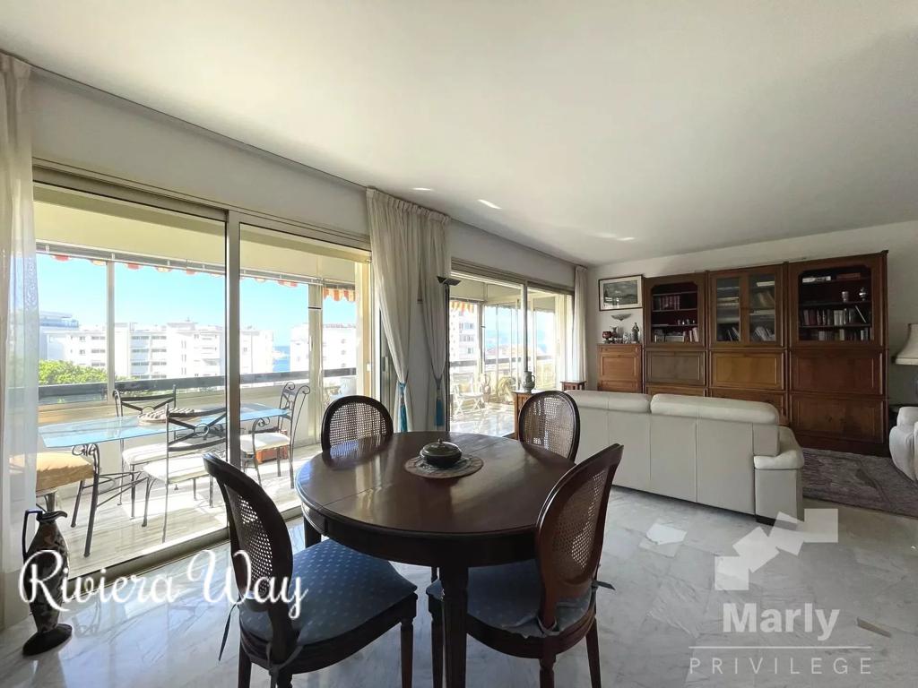 4 room apartment in Cannes, photo #6, listing #96131406