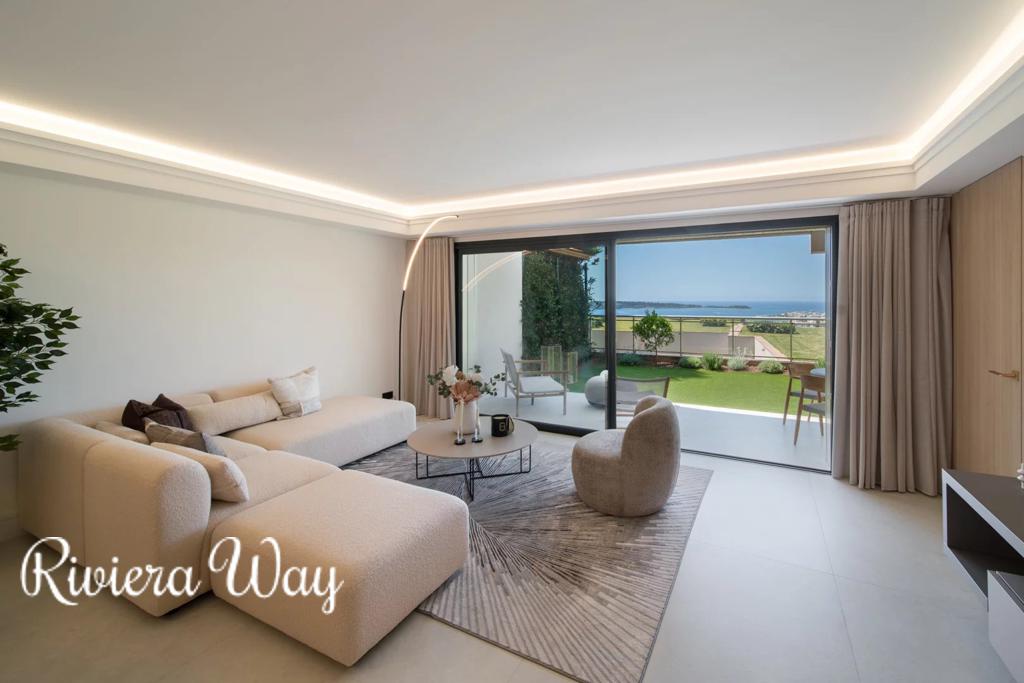 4 room apartment in Cannes, photo #3, listing #106515822