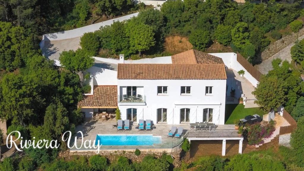 5 room villa in Cavalaire-sur-Mer, photo #3, listing #106287384