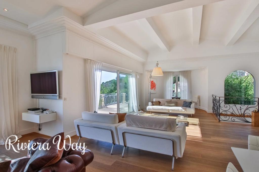 5 room villa in Cap d'Antibes, photo #7, listing #94123428