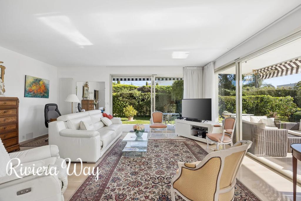 3 room apartment in Cannes, photo #7, listing #105951636