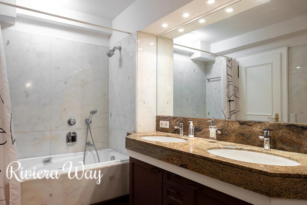 2 room apartment in Boulevard de la Croisette, photo #10, listing #104334552