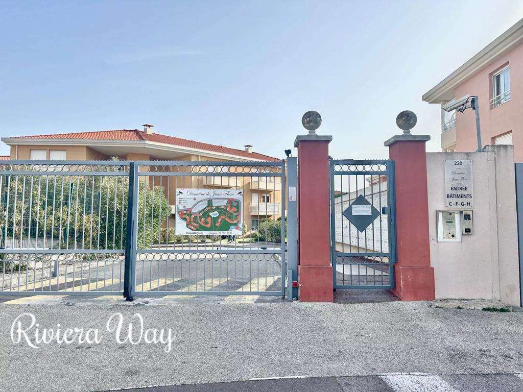 2 room apartment in Juan-les-Pins, photo #2, listing #106127574