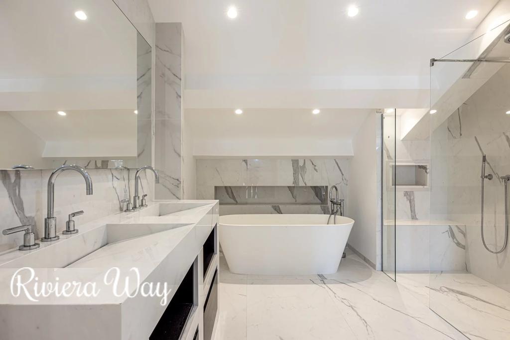 5 room apartment in Cannes, photo #9, listing #95351844