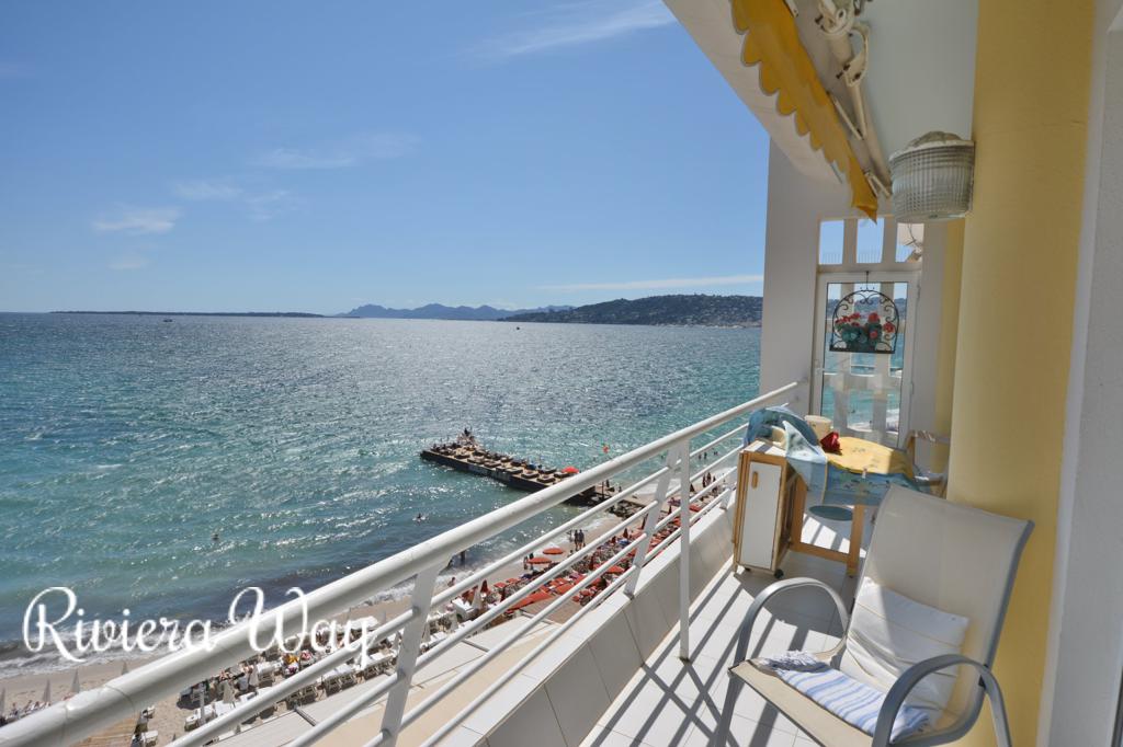 Apartment in Antibes, photo #2, listing #86227512