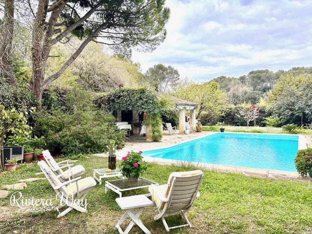 8 room villa in Mougins, photo #7, listing #102817260