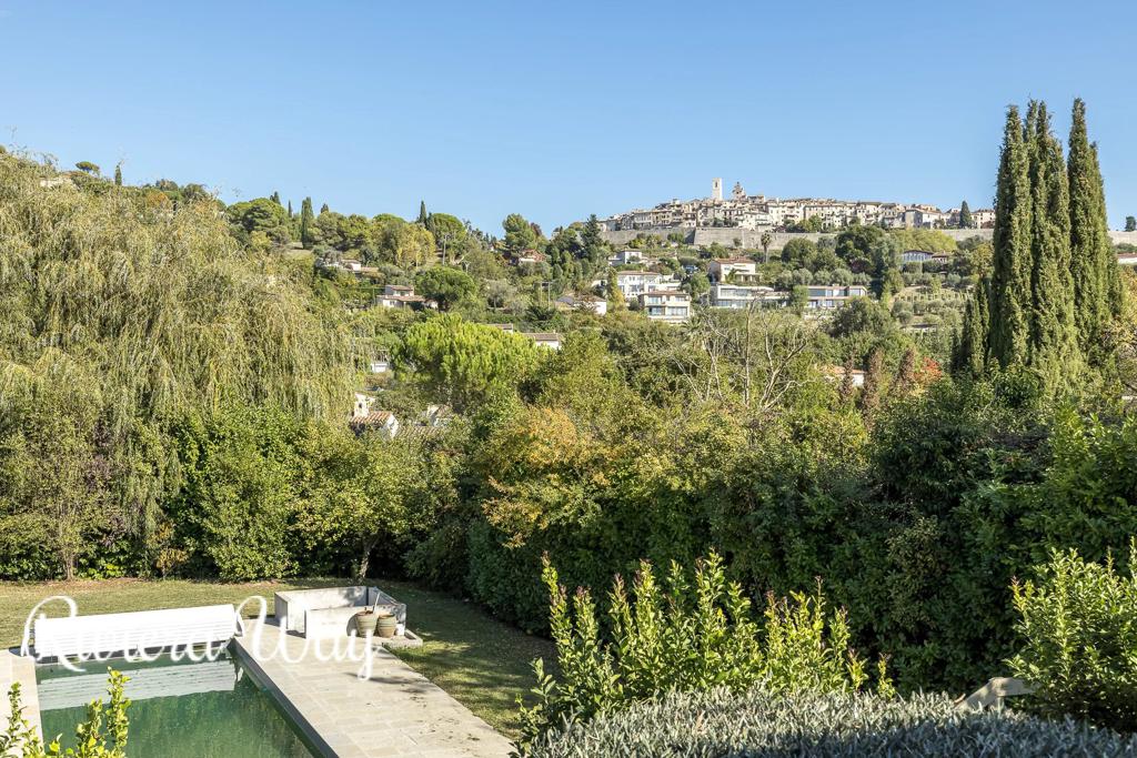 Villa in Saint-Paul-de-Vence, photo #10, listing #99135708