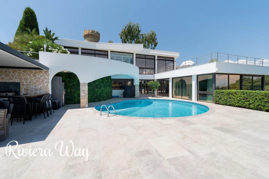 8 room villa in Vallauris, photo #4, listing #106608936