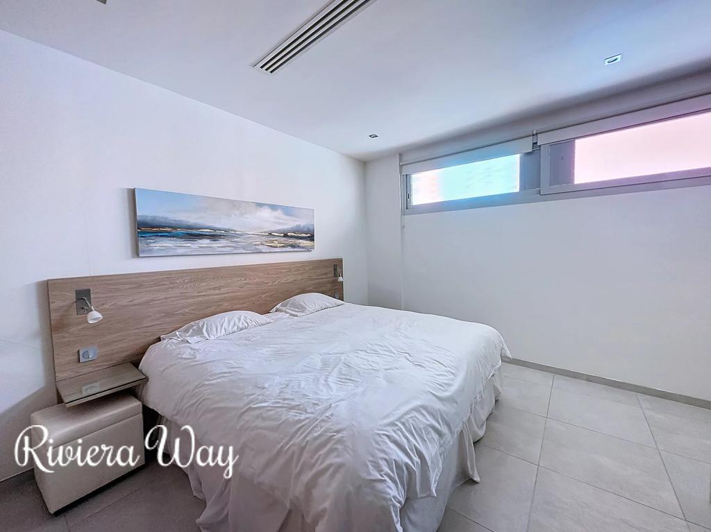 4 room apartment in Cannes, photo #4, listing #103737648