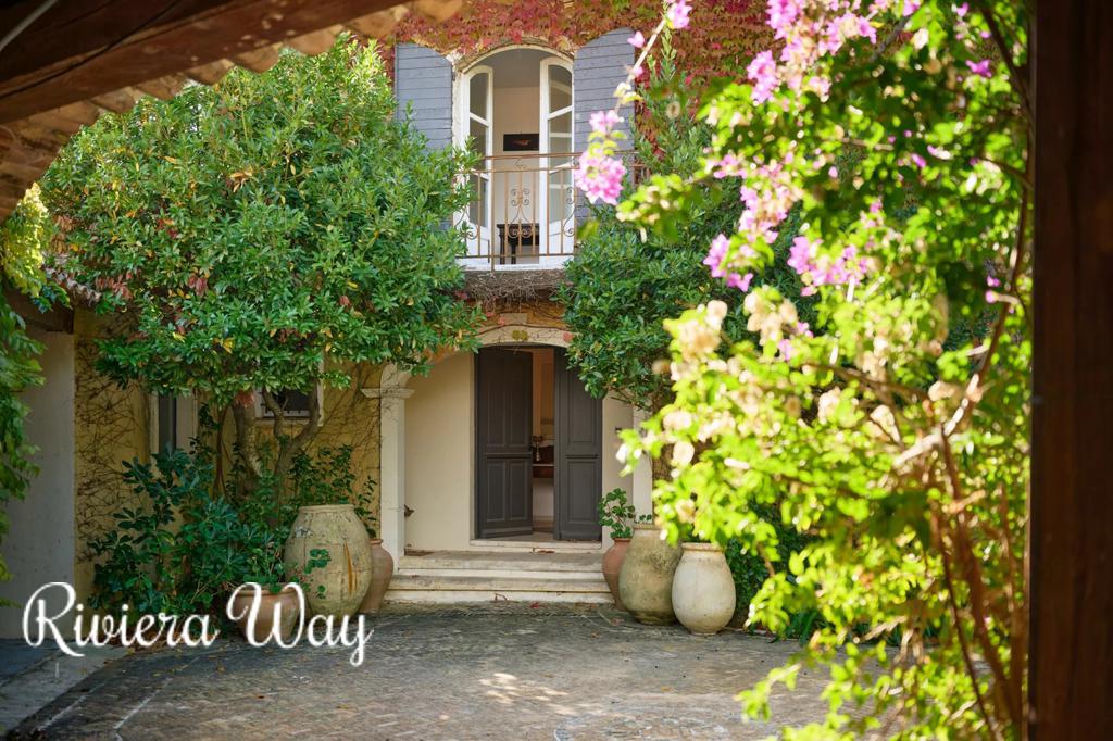 13 room villa in Bormes-les-Mimosas, photo #6, listing #104501502