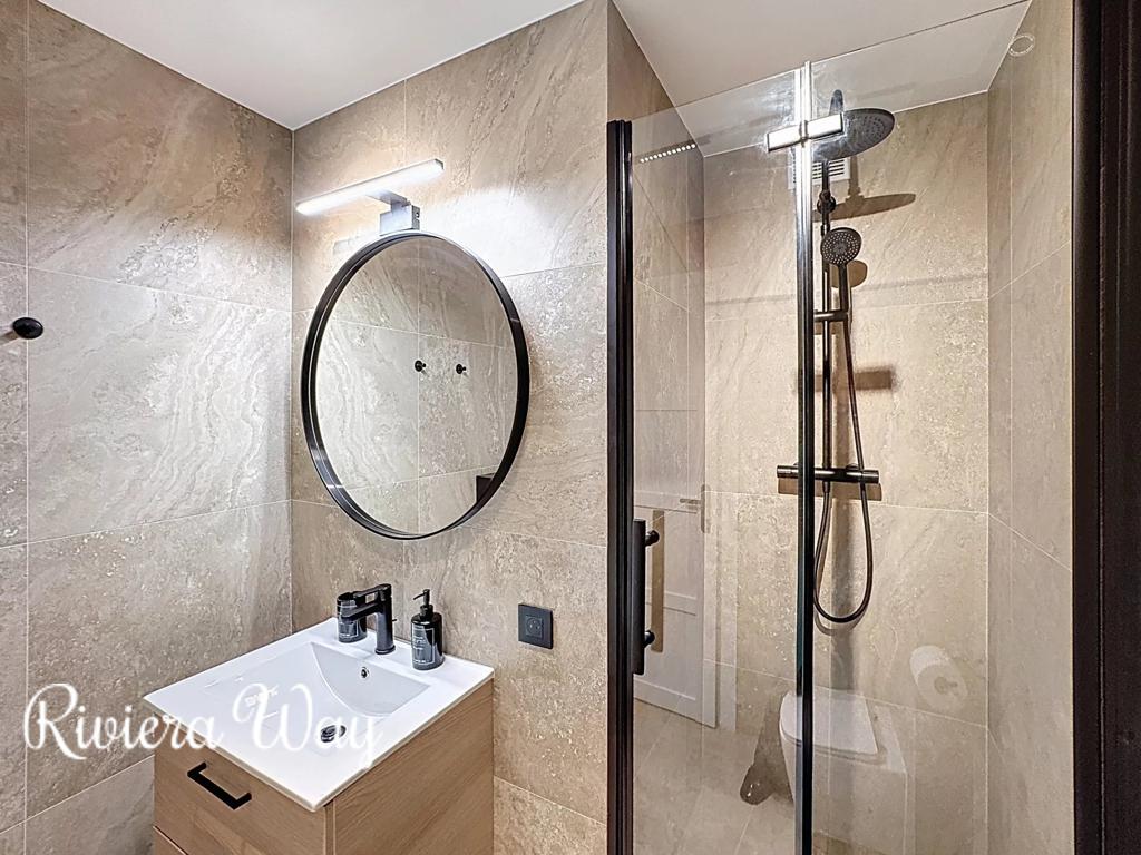 2 room apartment in Cannes, photo #2, listing #104759634
